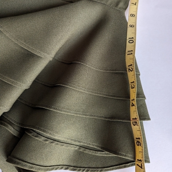 Gracia Olive Tiered Ruffle ¾ Sleeve Button Front Standing Collar Blouse- sz M - Picture 10 of 13